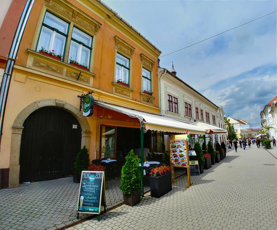 Cherry Apartman Eger Exterior photo